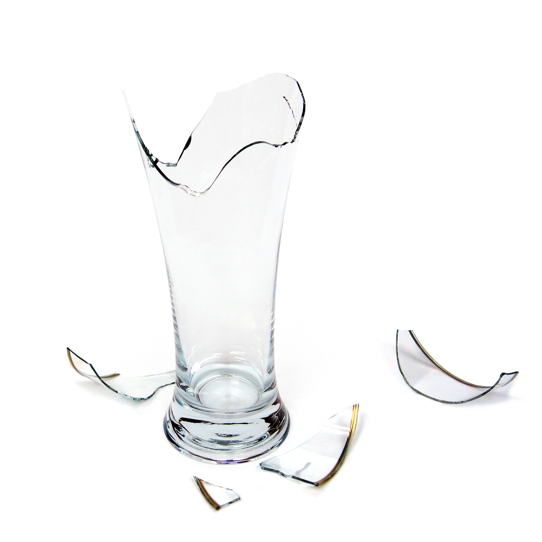 Почему разбитая ваза. Стеклянные предметы. Разбитая стеклянная ваза. Стеклянные предметы разбитые. Разбитый стакан.